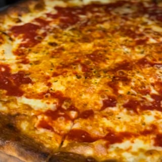 Streeter Cheese Pizza
